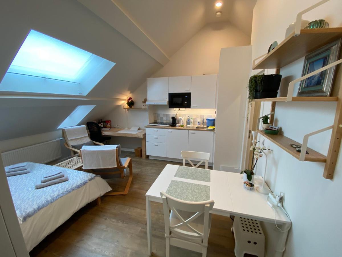 Logies-M Comfort Studios Inc Bikes B&B Остенде Экстерьер фото