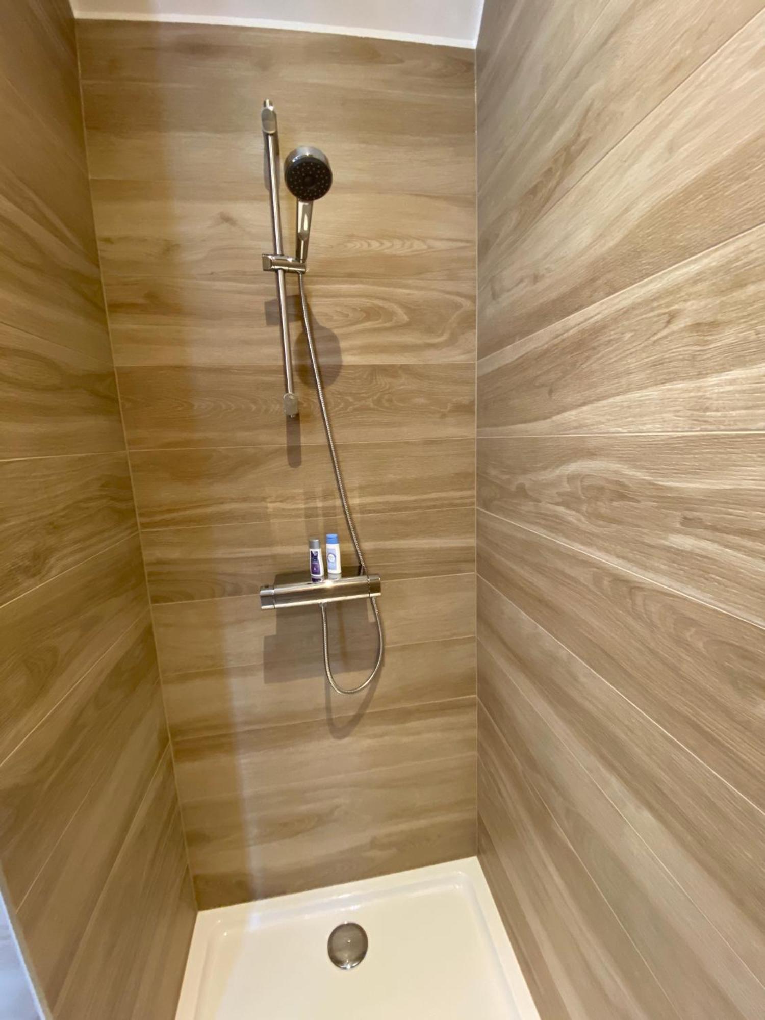 Logies-M Comfort Studios Inc Bikes B&B Остенде Экстерьер фото