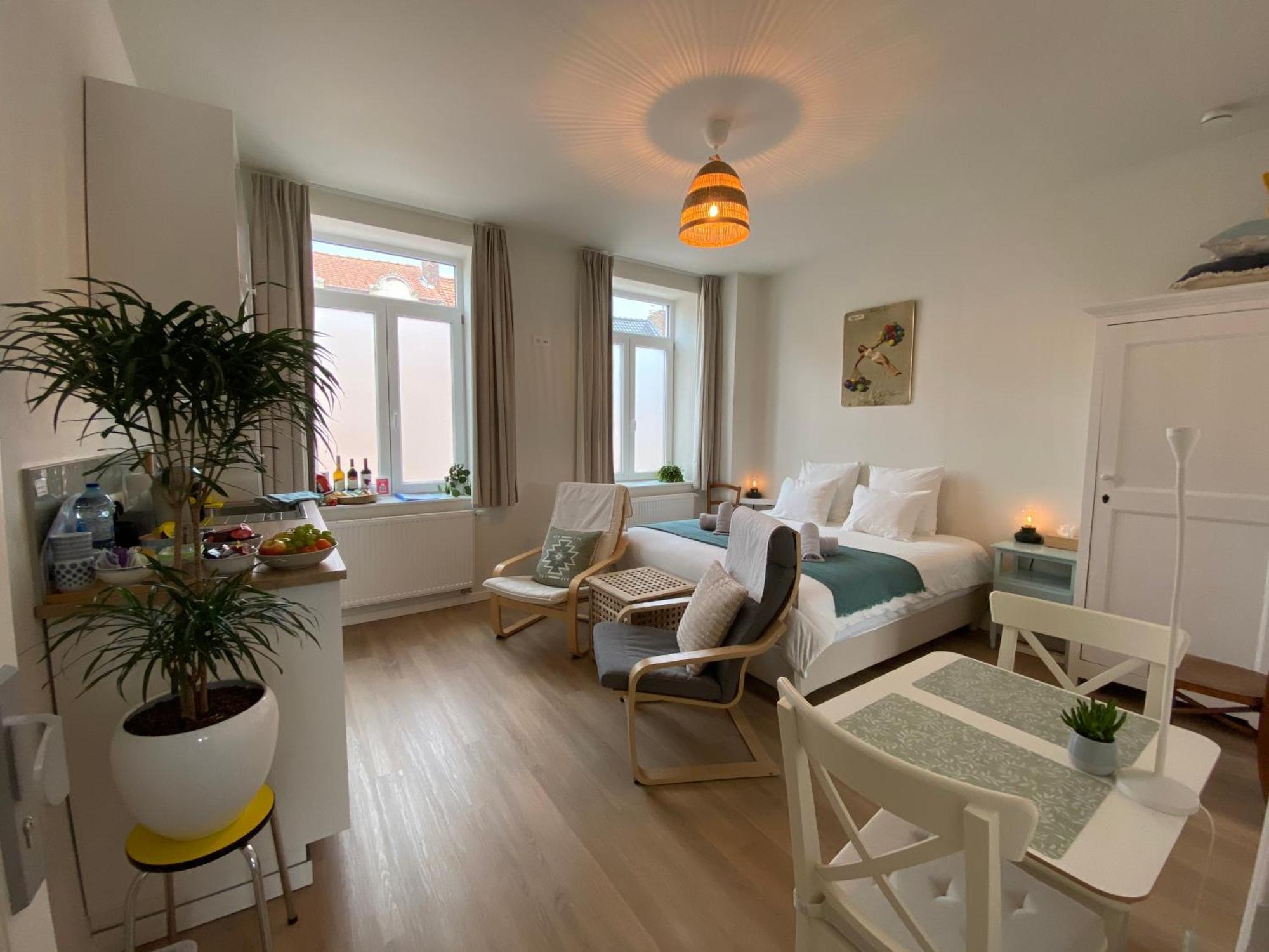 Logies-M Comfort Studios Inc Bikes B&B Остенде Экстерьер фото